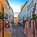Gorgeous 2 Bedrooms Brand New 3 Avenue Paul Arene