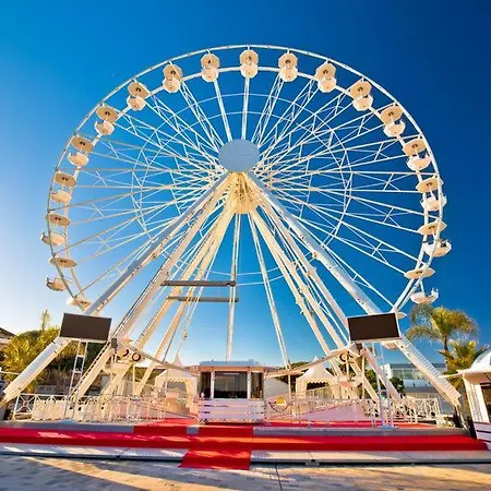 Gorgeous 2 Bedrooms Brand New 3 Avenue Paul Arene * Αντίμπ