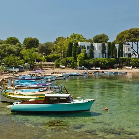 Gorgeous 2 Bedrooms Brand New 3 Avenue Paul Arene Αντίμπ