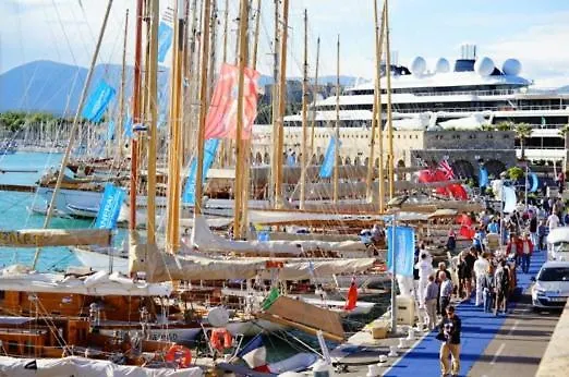 Gorgeous 2 Bedrooms Brand New 3 Avenue Paul Arene