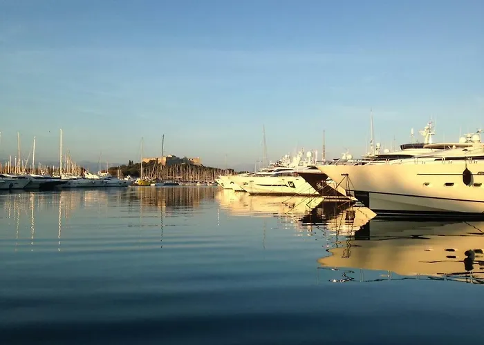 Gorgeous 2 Bedrooms Brand New 3 Avenue Paul Arene Διαμέρισμα