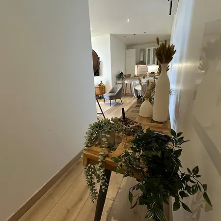 Gorgeous 2 Bedrooms Brand New 3 Avenue Paul Arene