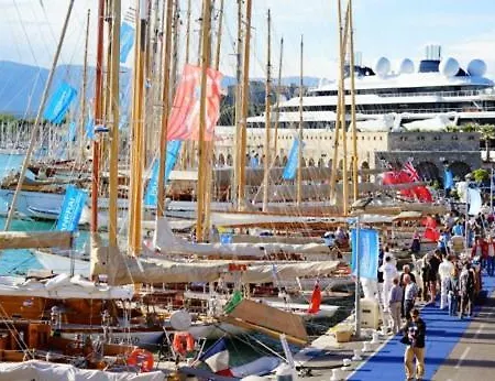 Gorgeous 2 Bedrooms Brand New 3 Avenue Paul Arene