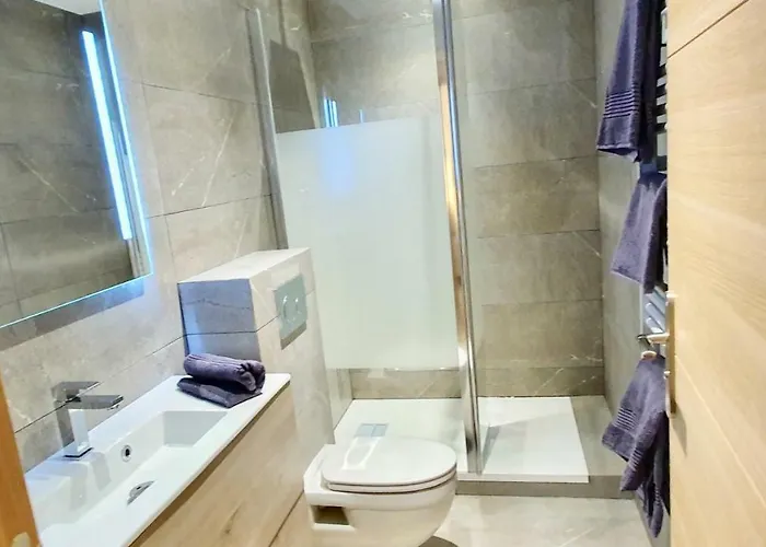 Gorgeous 2 Bedrooms Brand New 3 Avenue Paul Arene 아파트 앙티브